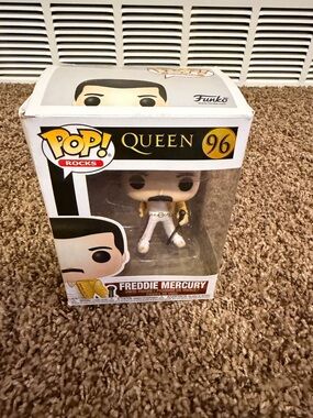 Funko Freddie Mercury Pop! Vinyl – White and Gold Outfit